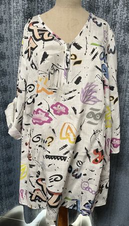 Sommerliche Leinenbluse mit tollem Muster, Grösse 52