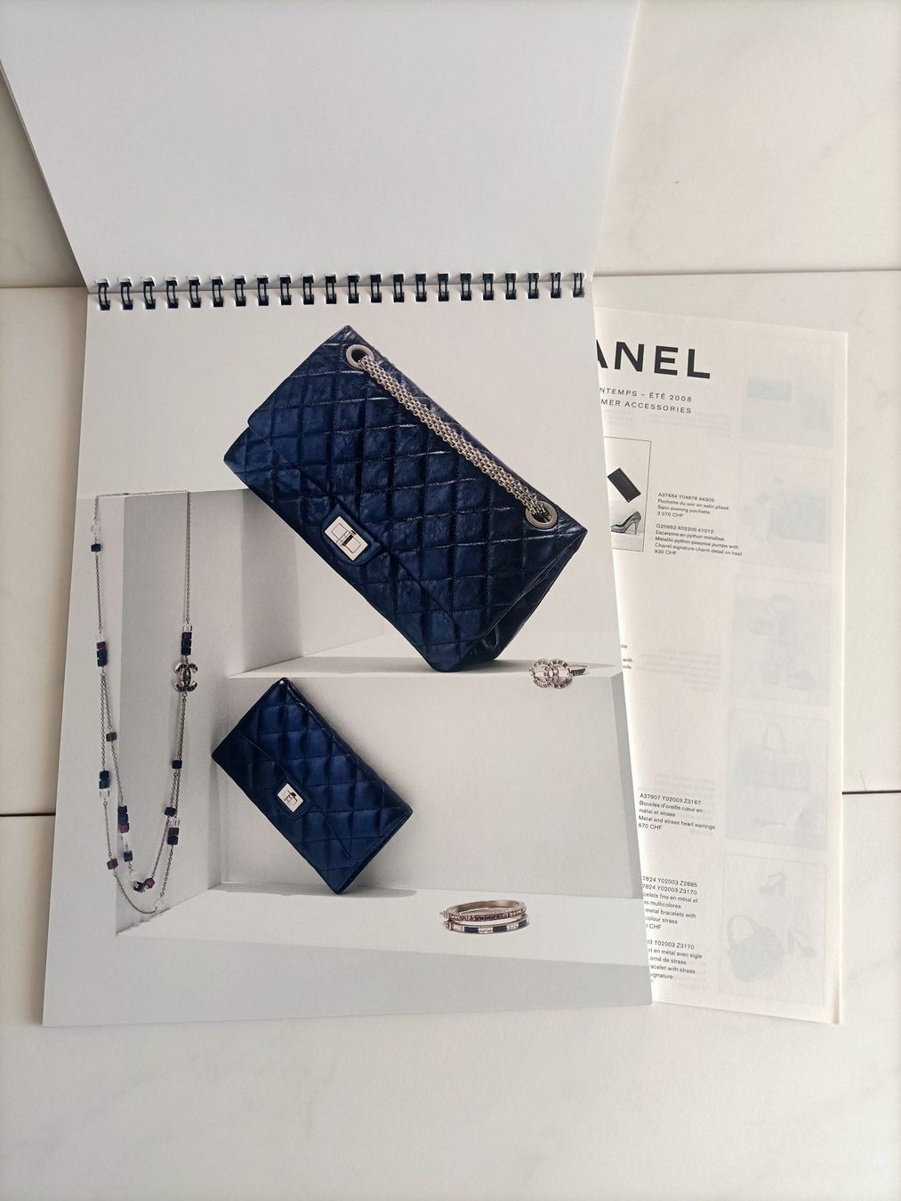 Libri: Catalogue Brochure Chanel Précollection accessoire Printemps – Usato da crans montana venduto da AB3963 2