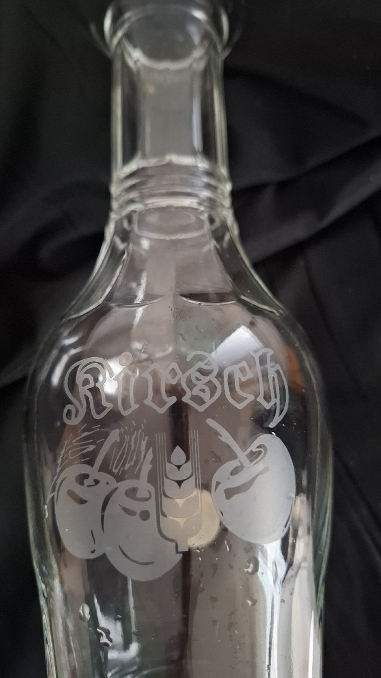 Glasi Hergiswil Altro: Kirschwasser-Flasche, Glasi Hergiswil – Usato da Sattel venduto da Chneusi 1