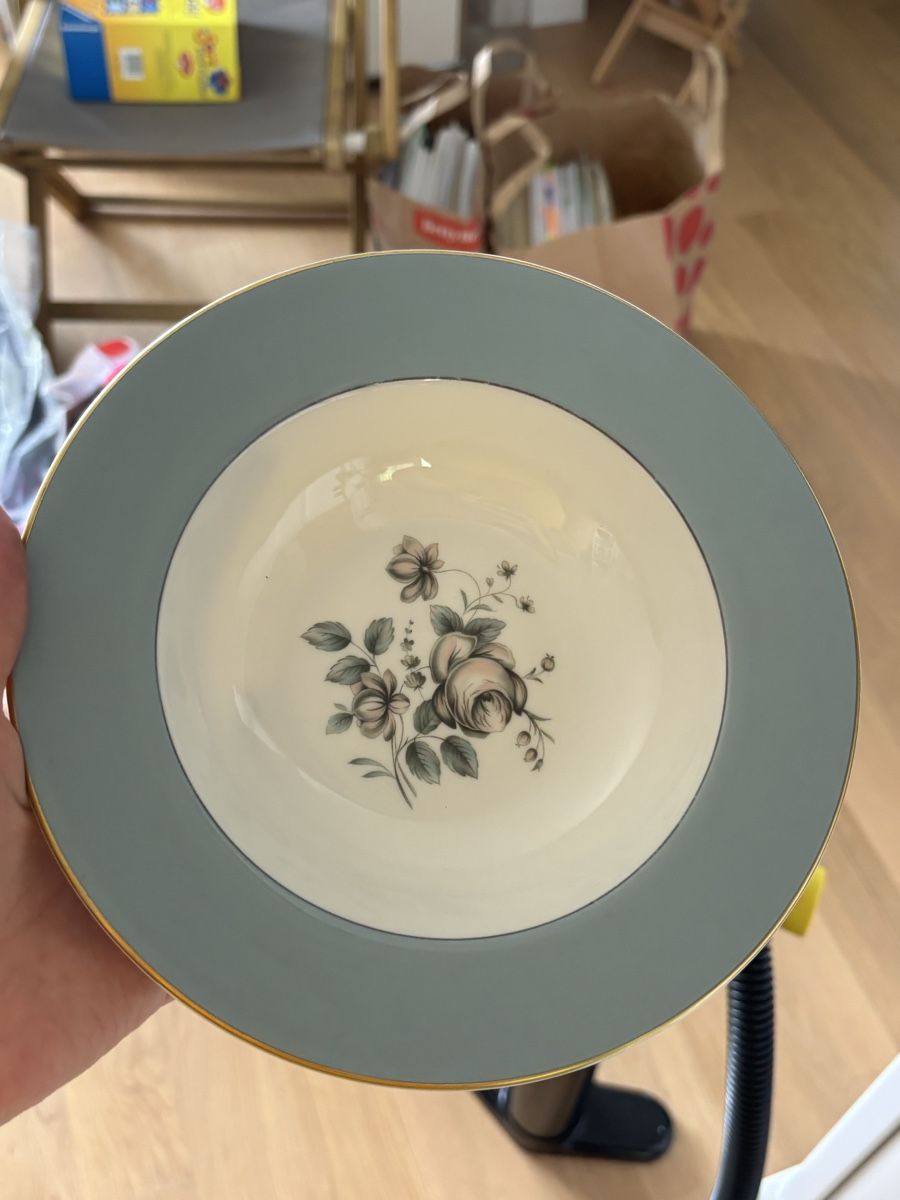 Royal Doulton Services de table: Royal Doulton Rose Elegans Kaffeeservice gebraucht – D'occasion à Schaffhausen par lineva00 5