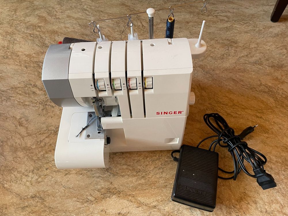 Singer Overlockmaschine (Gebraucht) in Schwellbrunn für CHF 100 – nur ...