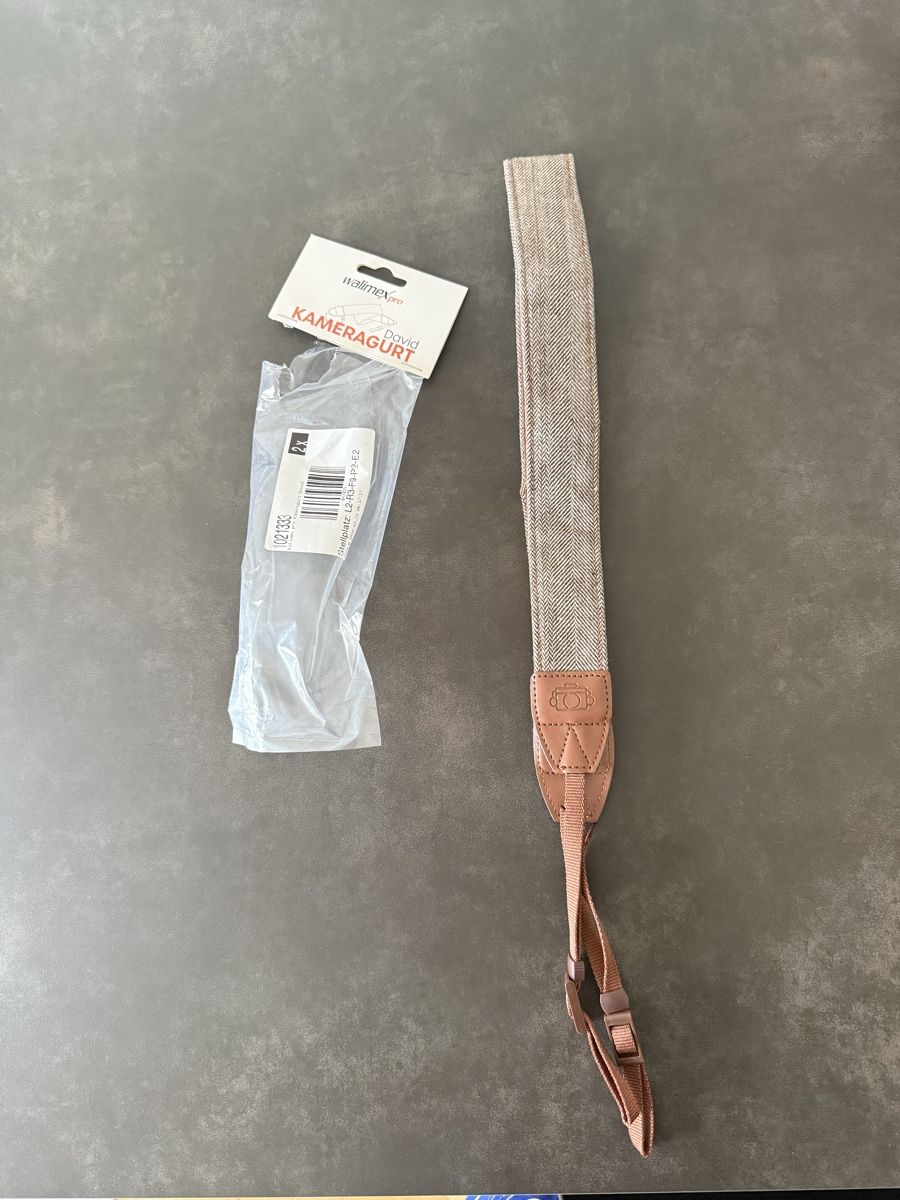 Altri Accessori: Sangle pour appareils photo  – Nuovo e nell'imballaggio originale da Pully venduto da Afagone