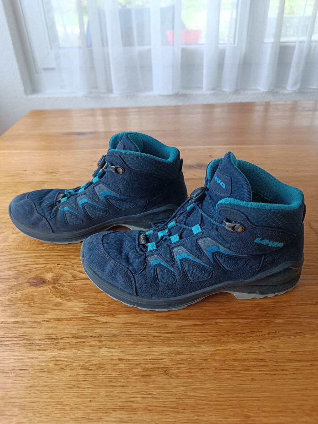 Lowa Scarpe da uomo: Lowa Wanderschuhe / Trekkingschuhe in Grösse 35 – Usato da Heiden venduto da Sotema 2