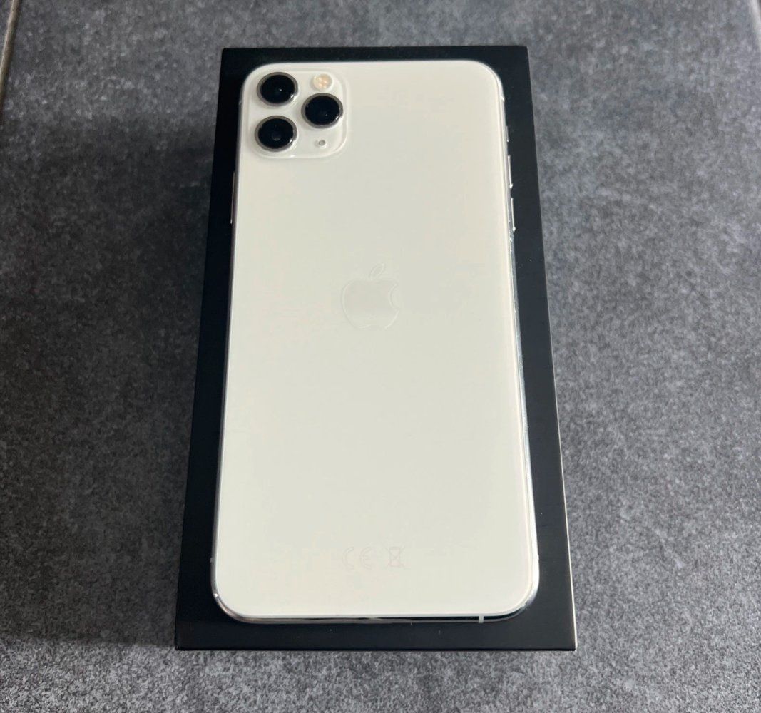 Apple Handys / Smartphones: iPhone 11 Pro Max (256GB) Akku 93% – Gebraucht aus Luzern von Waince786
