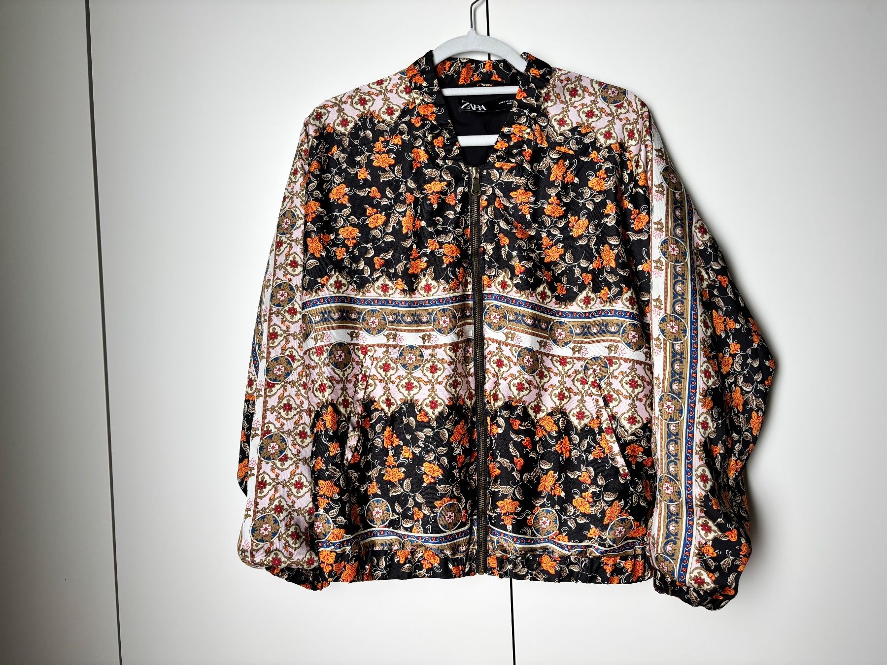 Zara Giacche: Zara Floral Bomber Jacket XS – Usato da Zürich venduto da Katie8810