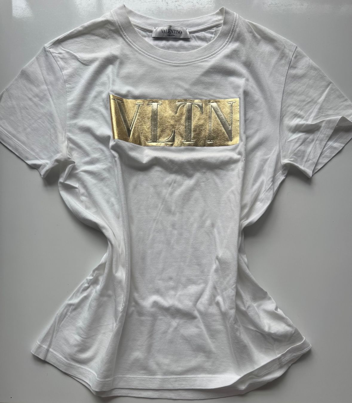 Valentino T-shirt: Valentino T-Shirt – Usato da Rotkreuz venduto da Mini_mela33