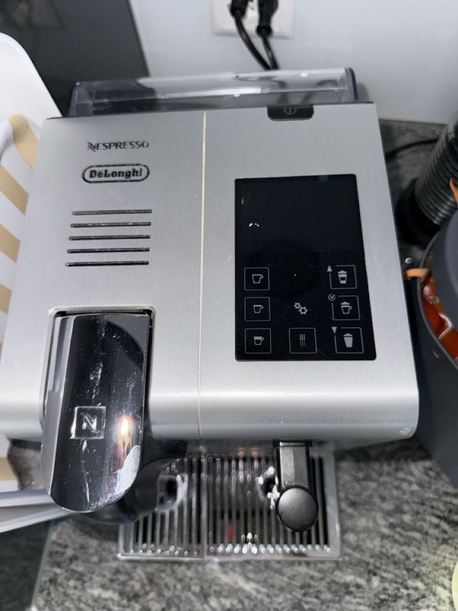 De'Longhi Machines à café & Machines à expresso: Nespresso delonghi – D'occasion à Uster par car_ln89 1