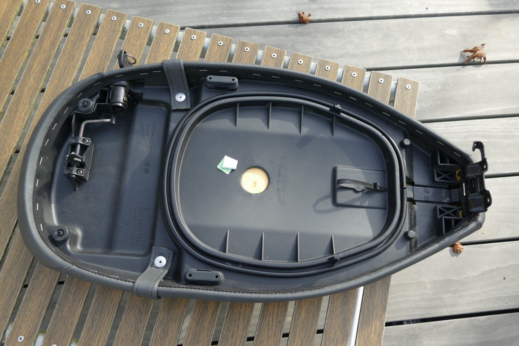 Vespa Tutti pezzi di ricambio per scooter: Vespa Sitz ET4 50 – Usato da Hünenberg See venduto da user_of_occasion 1