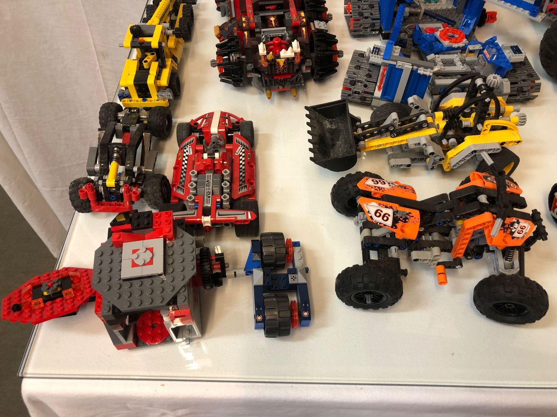 Technics Baukästen: LEGO technics 6.96kg, diverse Modelle mit Einzelteilen – Gebraucht aus Brunnen von Allerwaren 6
