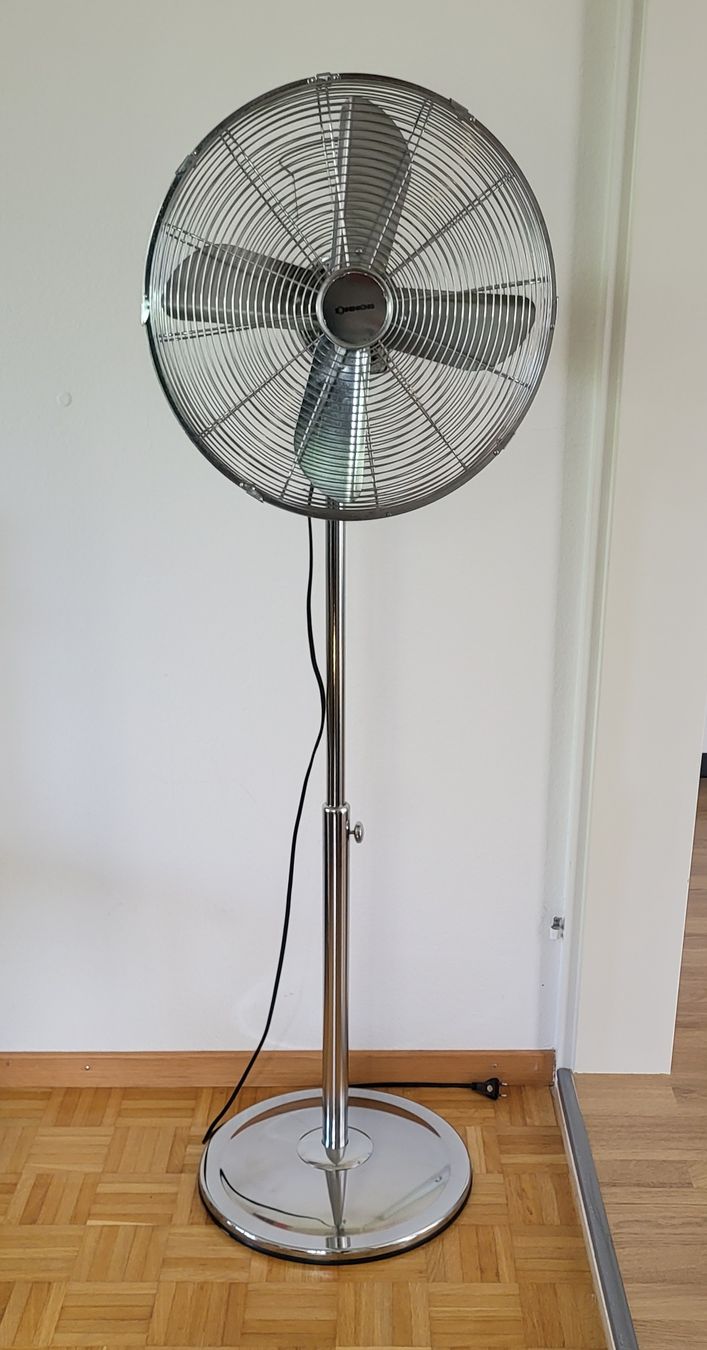Ventilateurs: Standventilator aus Metall (Chrom) – Défectueux à Zürich par MDC0