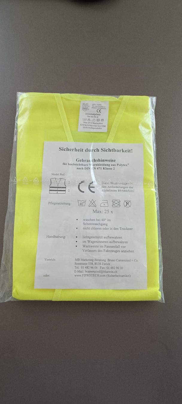 Uniformes: Schutzweste – Neuf avec emballage d'origine à Niederrohrdorf par privat23 3