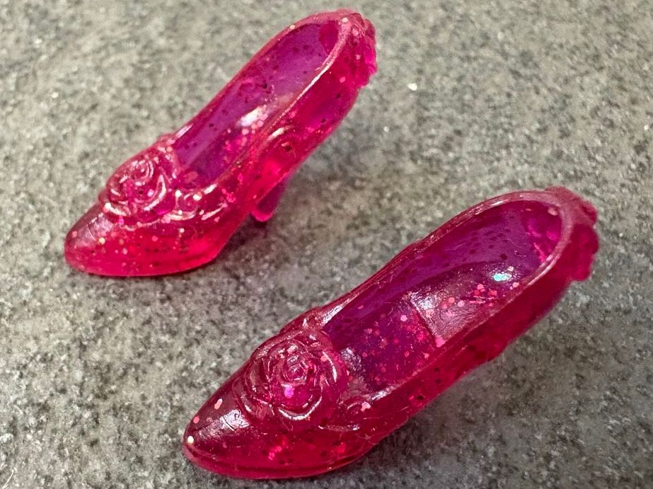 Bambole: Barbie Schuhe rot mit Glitzer – Usato da Horgen venduto da Spikystar13 1
