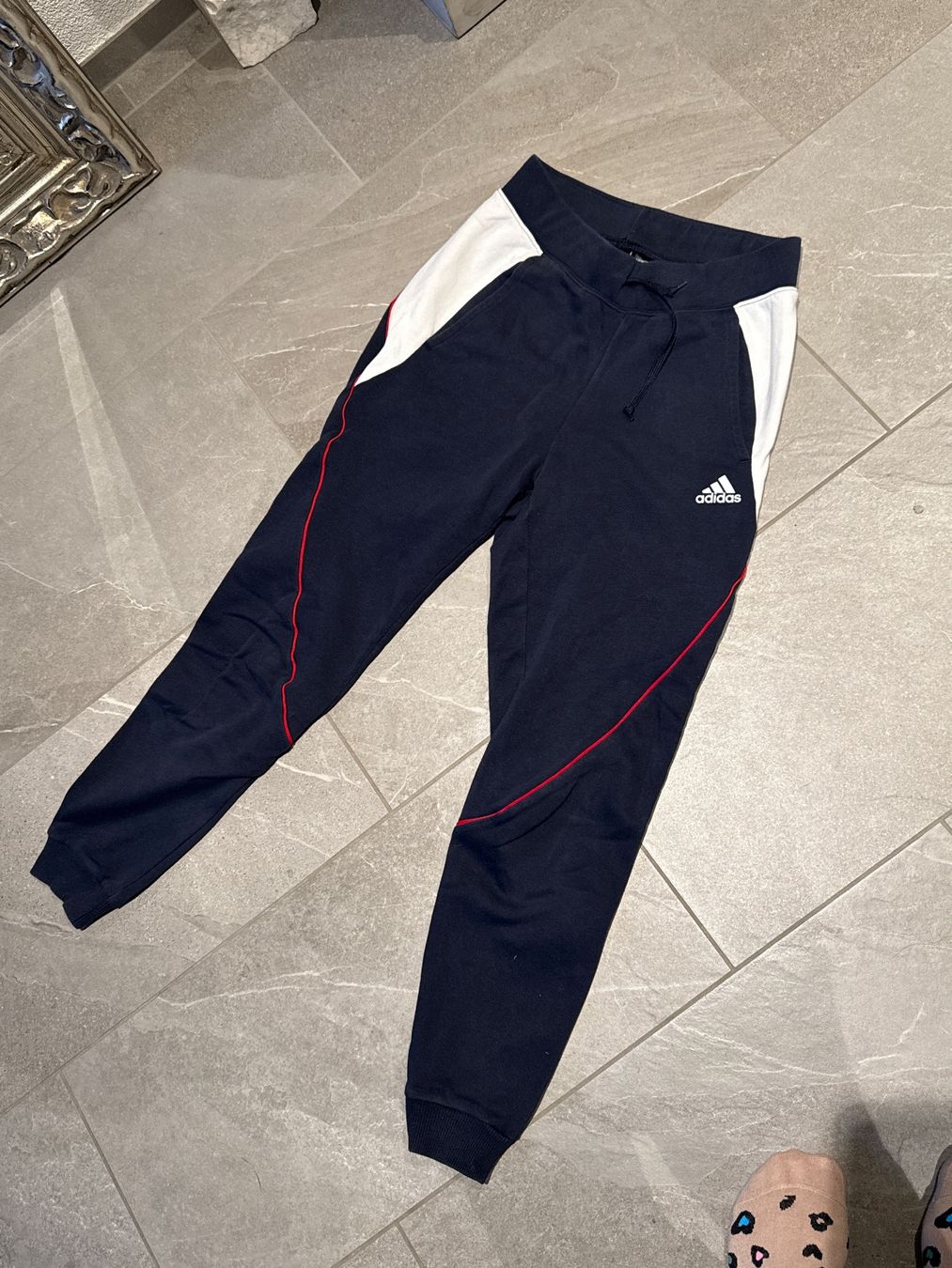 Pantaloni: Adidas Sporthose / Trainerhose Größe XS – Usato da Amriswil venduto da used2use 1