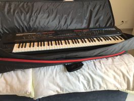 Roland Juno Stage Synthesizer Keyboard inkl. Tasche
