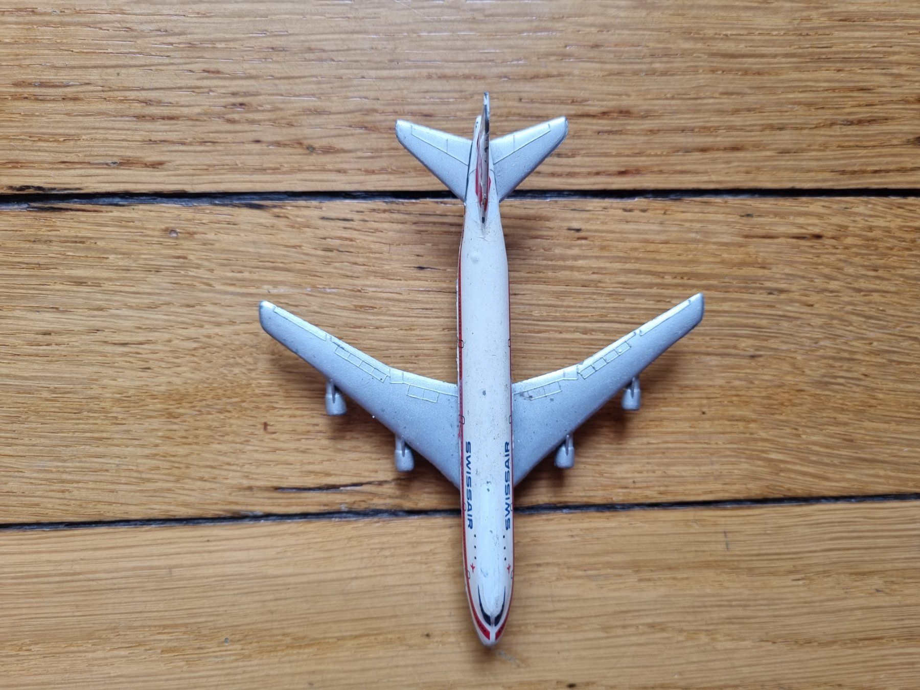 Swissair Modellbausätze & Standmodelle: Swissair Flugzeug Modell Boeing 747 – Gebraucht aus Schaffhausen von Leveron13 5