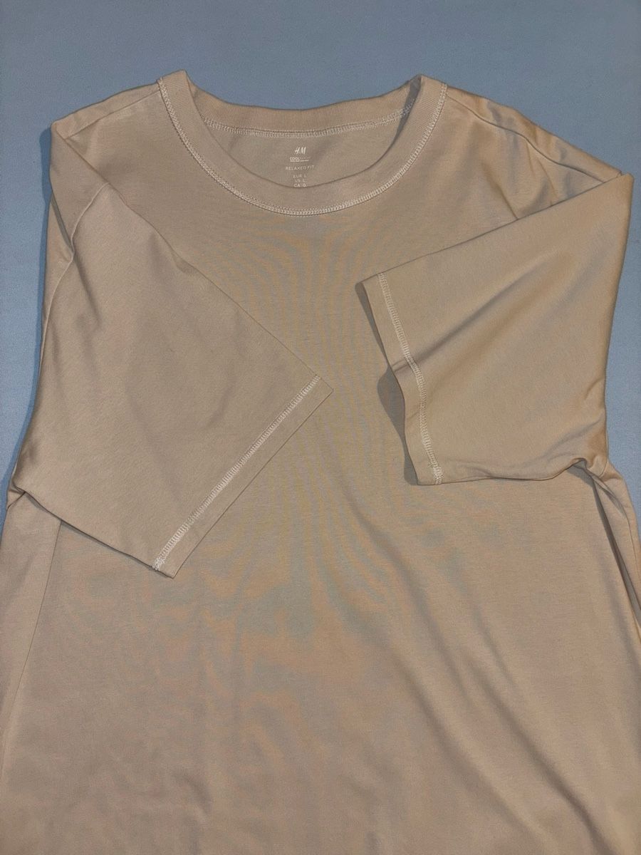 H&M T-shirt: T-shirt H&M beige – Nuovo (secondo la descrizione) da Chêne-Bougeries venduto da sor_9rzp 3