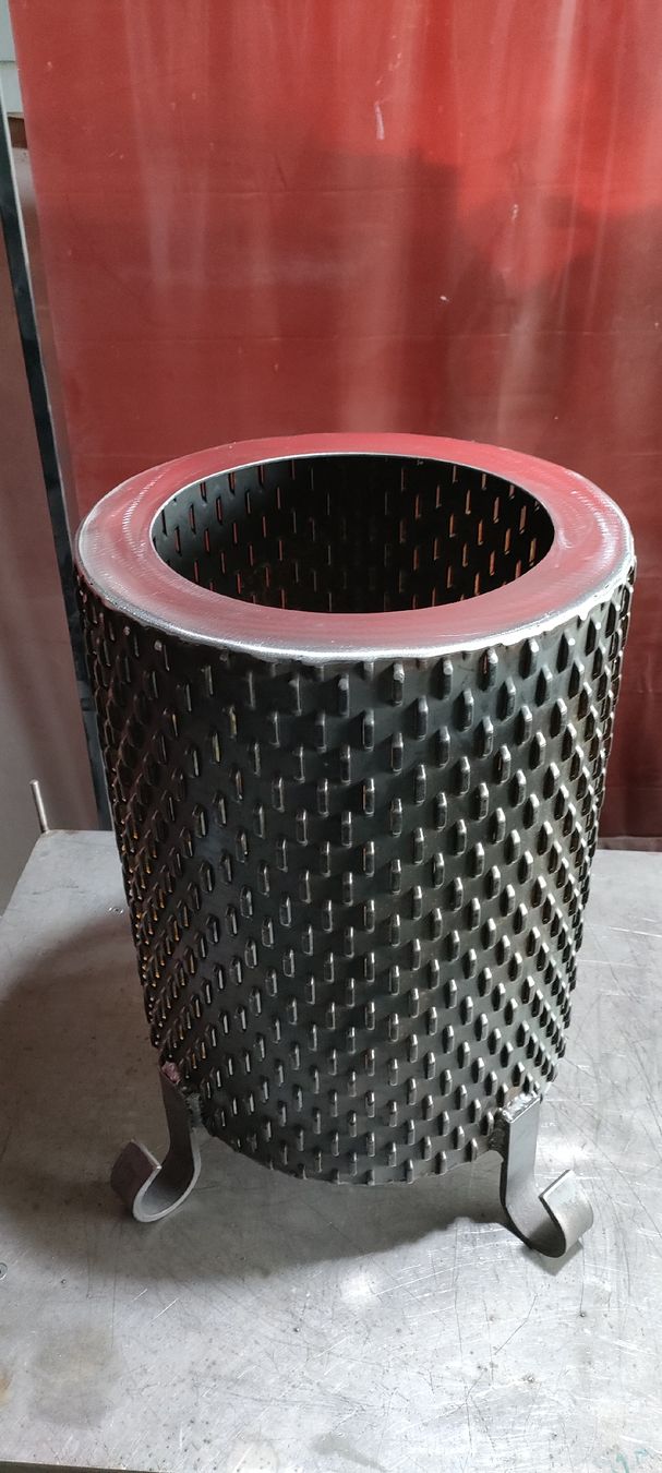 Bracieri: Feuerkorb / Feuersaeule aus Metall - neu  – Nuovo (secondo la descrizione) da Gutenburg venduto da RIBO.6 3