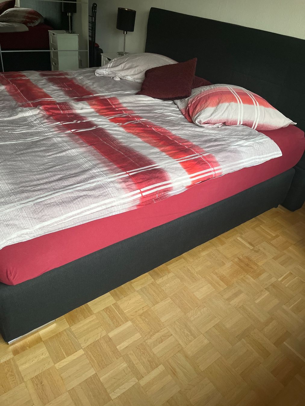 Letti: Boxspringbett Doppelbett schwarz mit Kopfteil, gebraucht – Usato da Thun venduto da jan_z872 2