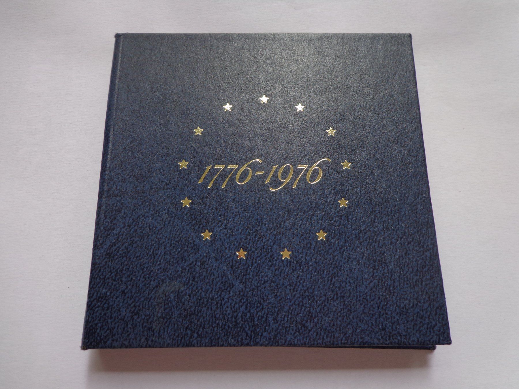 Tutti le monete: USA Mint 3 Coin 1976 Bi Centennial Proof Set with COA – Nuovo e nell'imballaggio originale da Pully venduto da UCA01 4
