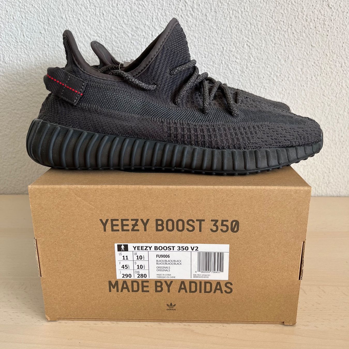 Adidas Herrenschuhe: Yeezy 350 black – Neu und originalverpackt aus Stans von RemoZimmermann