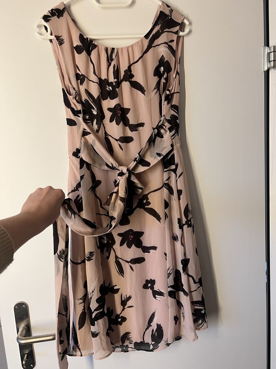 Comma Vestiti: Comma Kleid, Gr. 38, Sommerkleid, Blumenmuster, Wunderschön – Usato da Langenthal venduto da Alperose_5 1