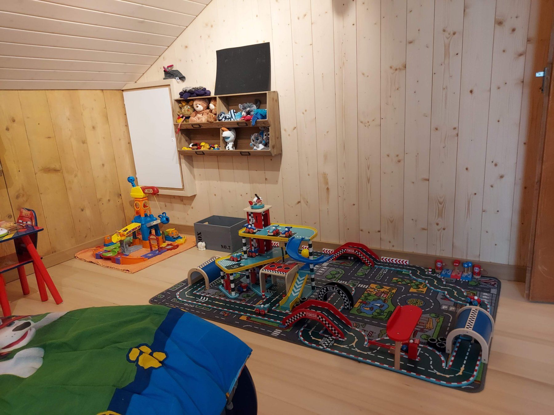 Spielzeuge: Holzautobahn – Gebraucht aus Alterswil FR von BIT68
