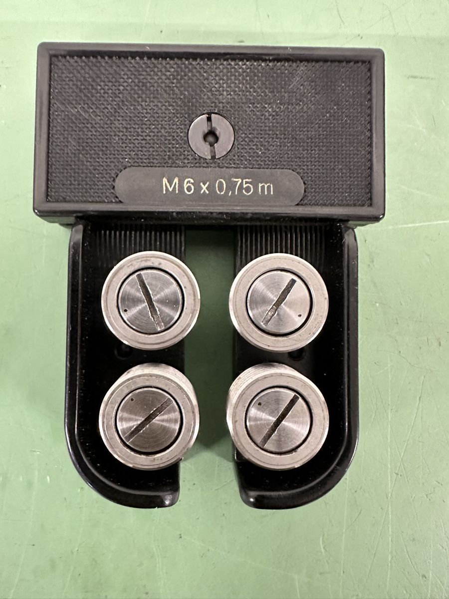 Tous les outils: Gewindelehrring, Thread Gauge,M4, M6, M10x1.5  – D'occasion à Aarberg par SNMachines 2