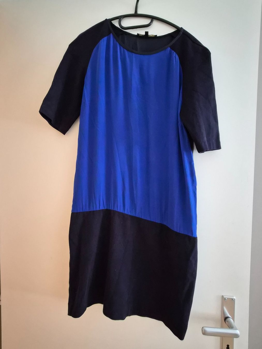 Maje Kleider: Robe courte Maje bicolore bleu et noir taille 1 – Gebraucht aus Genève von stepher85