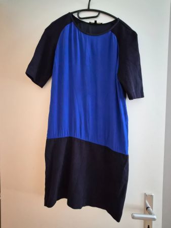 Robe courte Maje bicolore bleu et noir taille 1