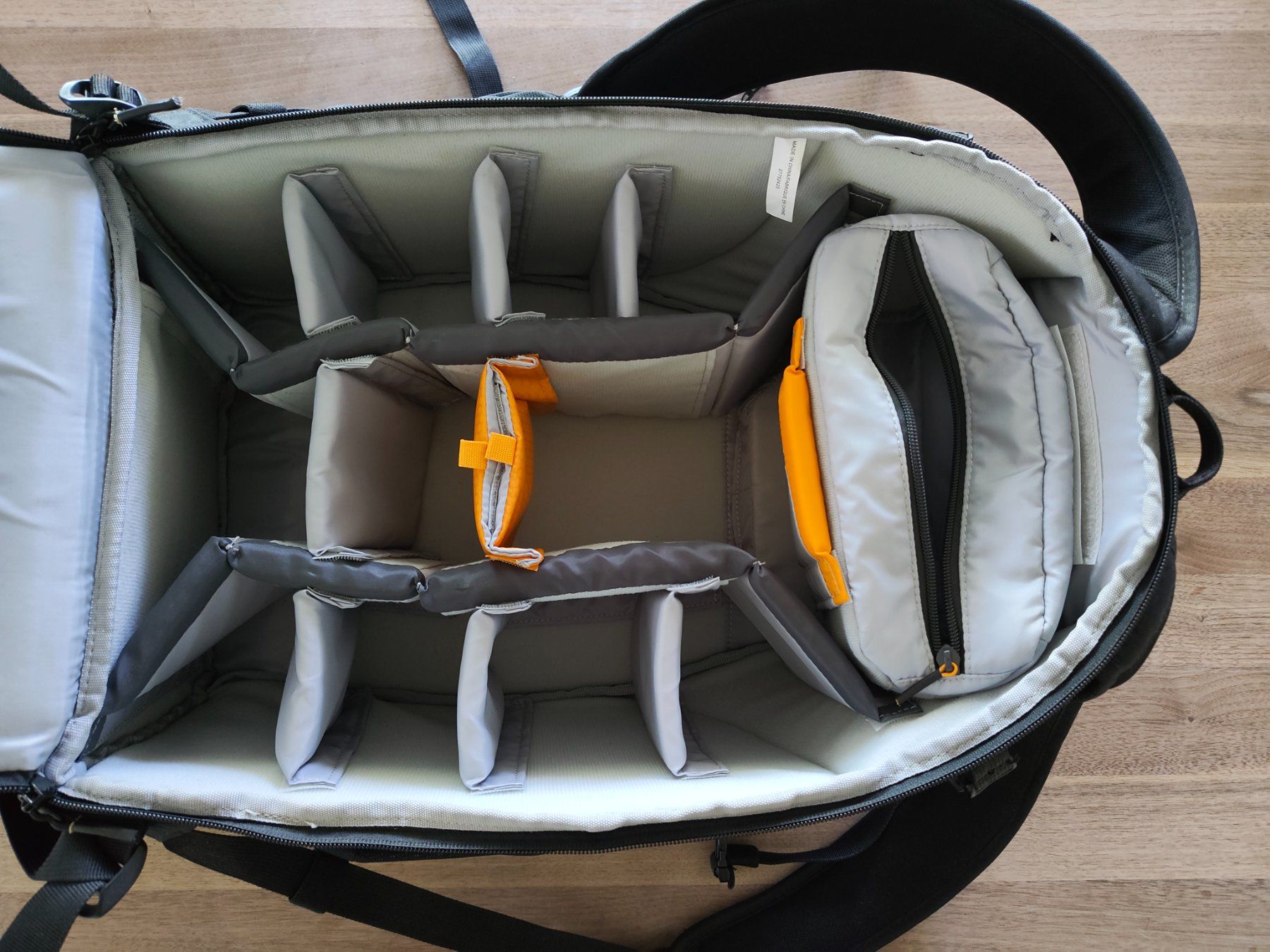 Lowepro Sacs à dos: LowePro FlipSide 500 aw ii Camera Backpack – D'occasion à Hüniken par Satoshi.Nakamoto 2