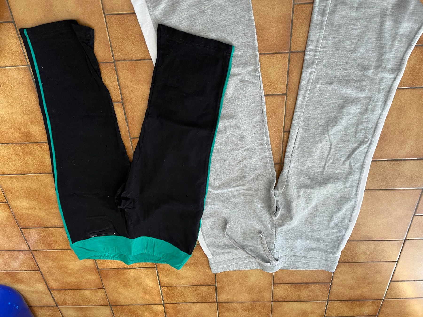 Kleiderpakete: Lot 8 habits taille m maman – Gebraucht aus Veyrier von kimedovapa 3