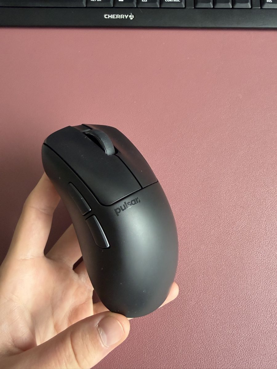 Pulsar Mouse: Pulsar Xlite V4 - Medium Size 2 – Nuovo (secondo la descrizione) da Emmenbrücke venduto da powerrangers0094 1