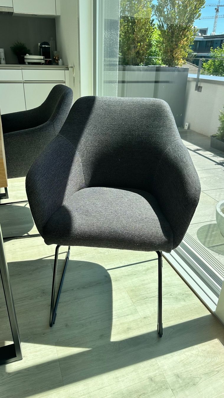 Set di tavolo e panche: Ikea Esstisch und 4 Esszimmerstühle. – Usato da Zürich venduto da gab_t8g7 4