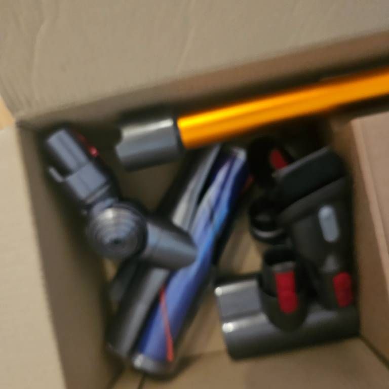 Dyson Aspirapolveri & Accessori: Dyson V10nouvel – Usato da Plan les Ouates venduto da Ana_s21 3