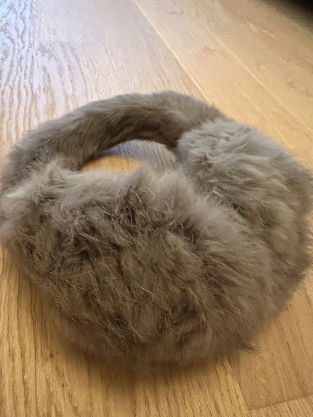 Hüte, Mützen & Caps: Cache oreilles en lapin – Gebraucht aus Losone von Misssslucie 1