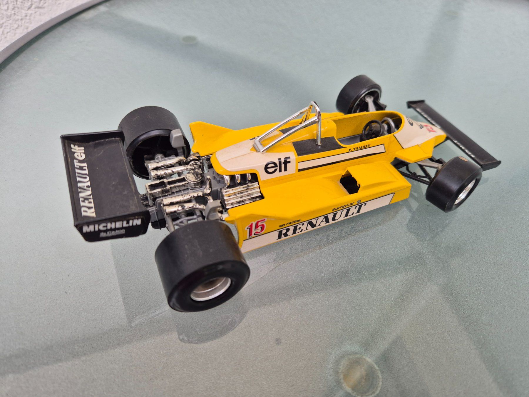 Renault Modellini d'auto: Renault Re 32 Patrick Tambay von Burago. – Usato da Oberbuchsiten venduto da laffite54 2