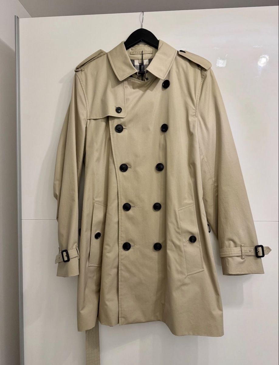 Burberry Cappotti: Trenchcoat BURBERRY – Nuovo e nell'imballaggio originale da Dietikon venduto da tsela77