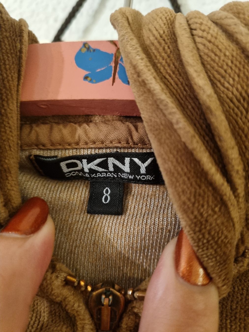 DKNY Maglioni & Felpe: DKNY Velours-Hoodie Grösse 8 – Usato da Lengnau AG venduto da Endless 2