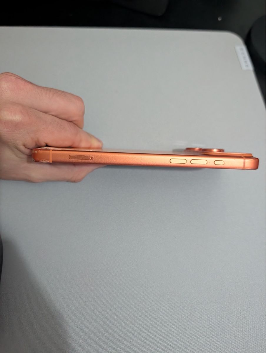 Apple Handys / Smartphones: iPhone 17 Pro Max 512GB - Cassé – Defekt aus La Chaux-De-Fonds von Adrien2300 2