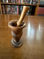 Mörser Stössel Holz natur Zustand gebraucht H ca. 10cm