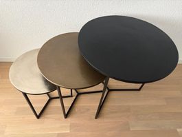 Ensemble de 3 tables basses rondes aluminium noir, doré et a