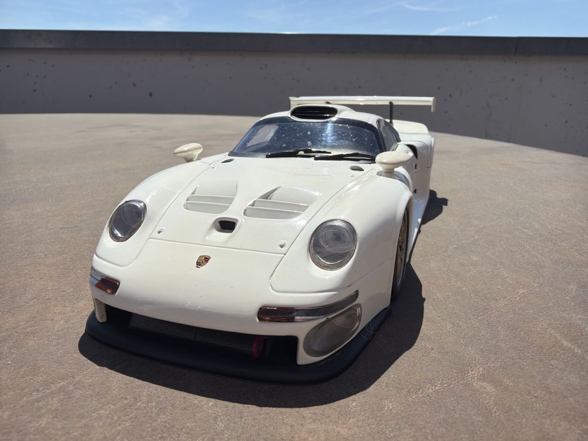 UT Models Modellini d'auto: Porsche 911 GT1 - 1/18 - UT Models – Usato da Wolfwil venduto da Rolex1 4