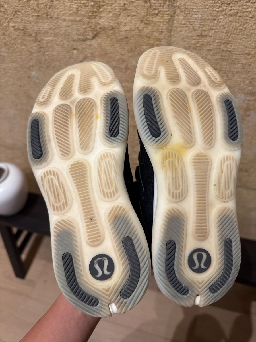 Scarpe da donna: Lululemon sneakers  – Usato da Neuchâtel venduto da ClosetSwap 2