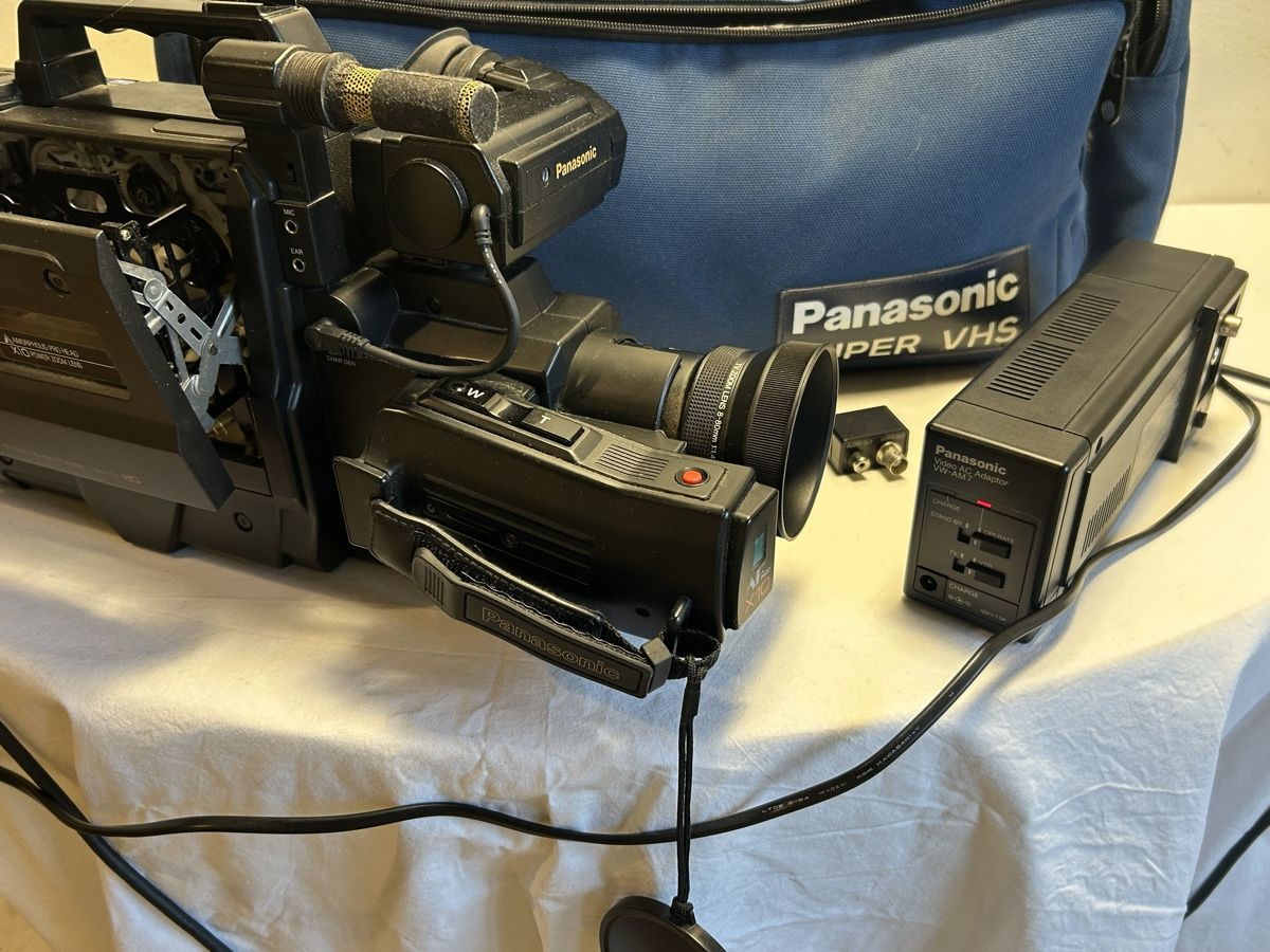 Panasonic Videocamere: Caméscope VHS Panasonic MS1  – Usato da Geneve venduto da Fil1997 5