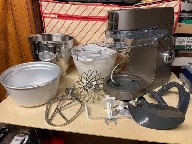 Kenwood Appareils de cuisine: Kenwood Küchenmaschine – Défectueux à Rudolfstetten par Rrst1968