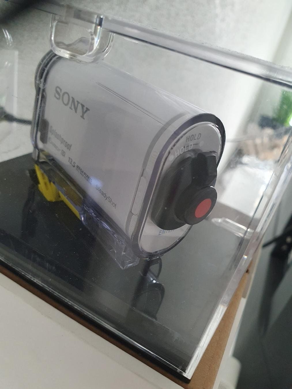 Sony Kamera: Sony Actioncam HDR-AS100V mit Remote Control RM-LVR2 – Gebraucht aus Mendrisio von rappoport 1