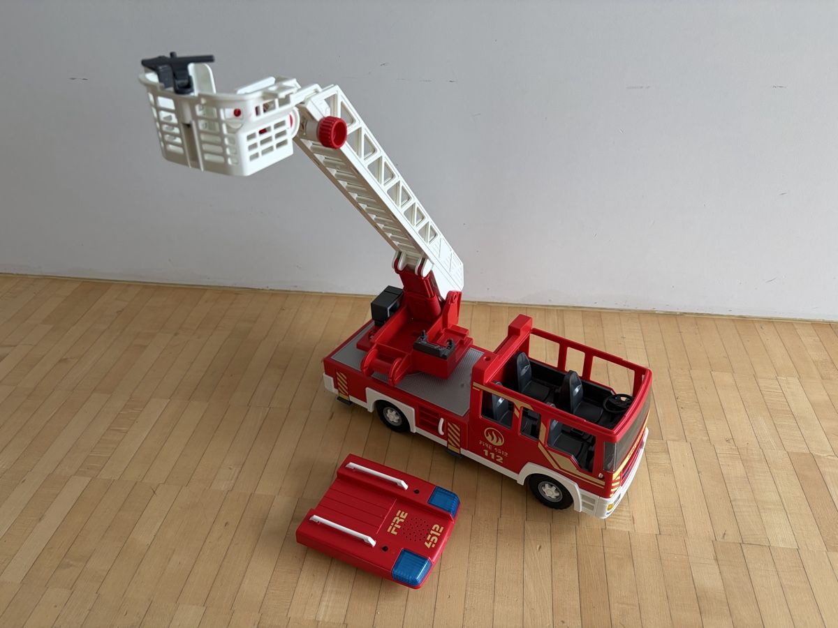 Playmobil Spielzeuge: Playmobil Feuerwehrauto  – Gebraucht aus Niederrohrdorf von horst6789 2