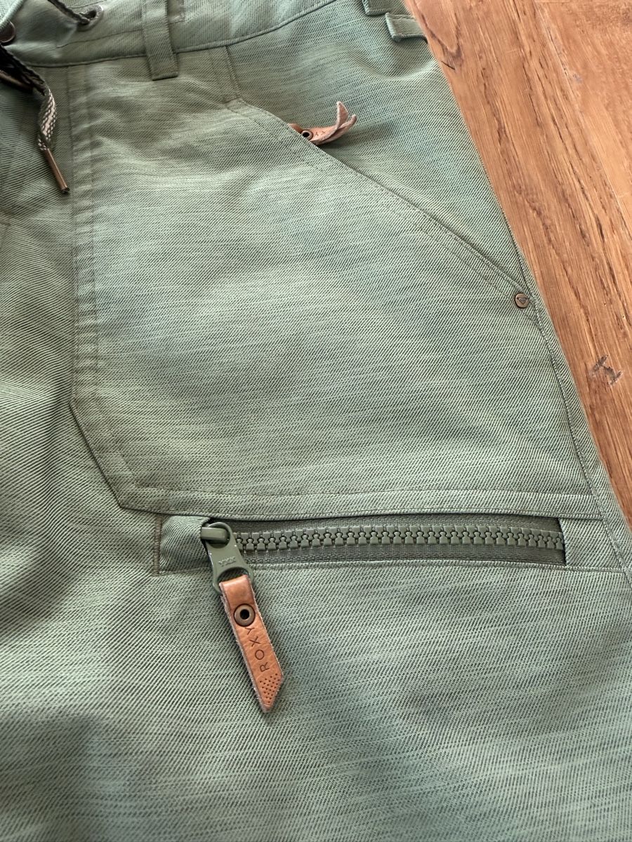Roxy Pantaloni: Grüne Skihose von Roxy – Usato da Heitenried venduto da Tannenbaum25 5