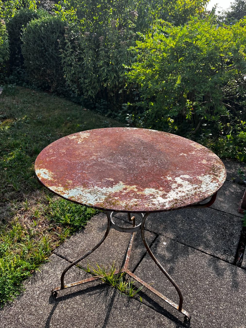 Tavoli: Vintage Gartentisch rund – Usato da St. Gallen venduto da ire_98fx 1