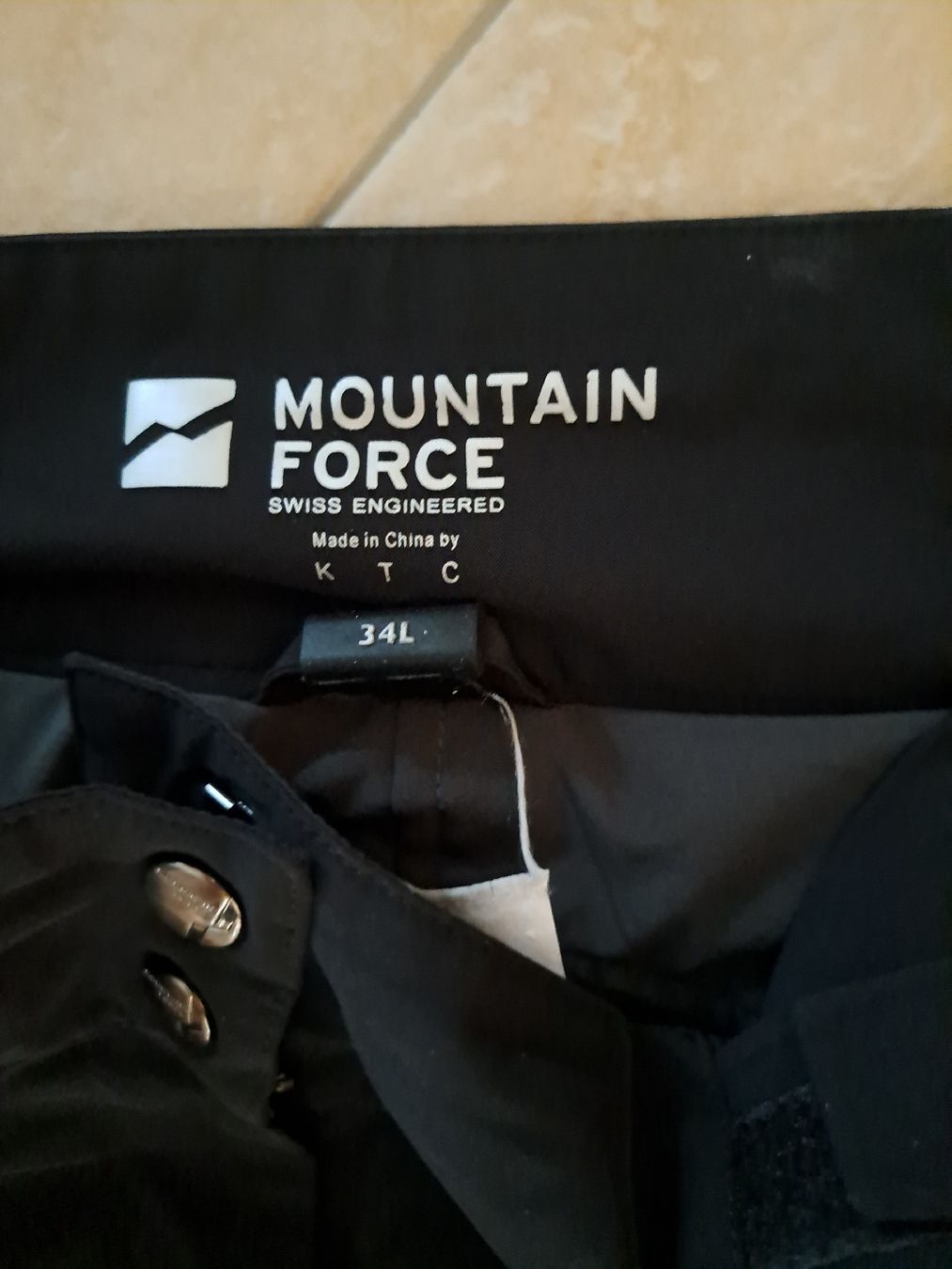 Hosen: Top Mountain Force Skihose Damen 34/36 lang schwarz – Gebraucht aus Urdorf von villakagu 7
